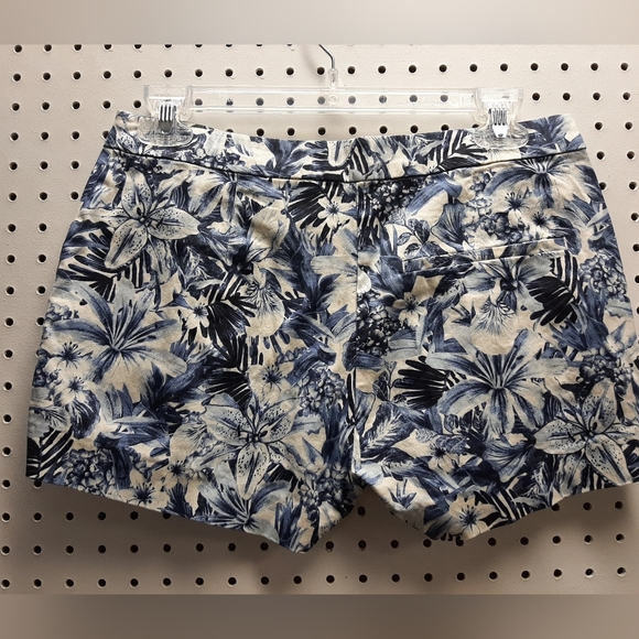* H&M Shorts - Picture 2 of 2